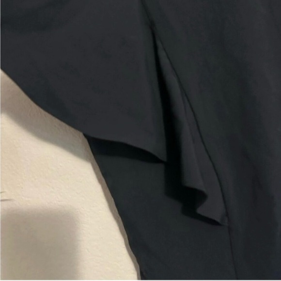 Banana Republic Black Ruffle Sleeve Blouse - Picture 4 of 6